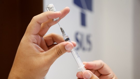 Gripe: Ministério da Saúde orienta que municípios prolonguem campanha até o fim dos estoques de vacina