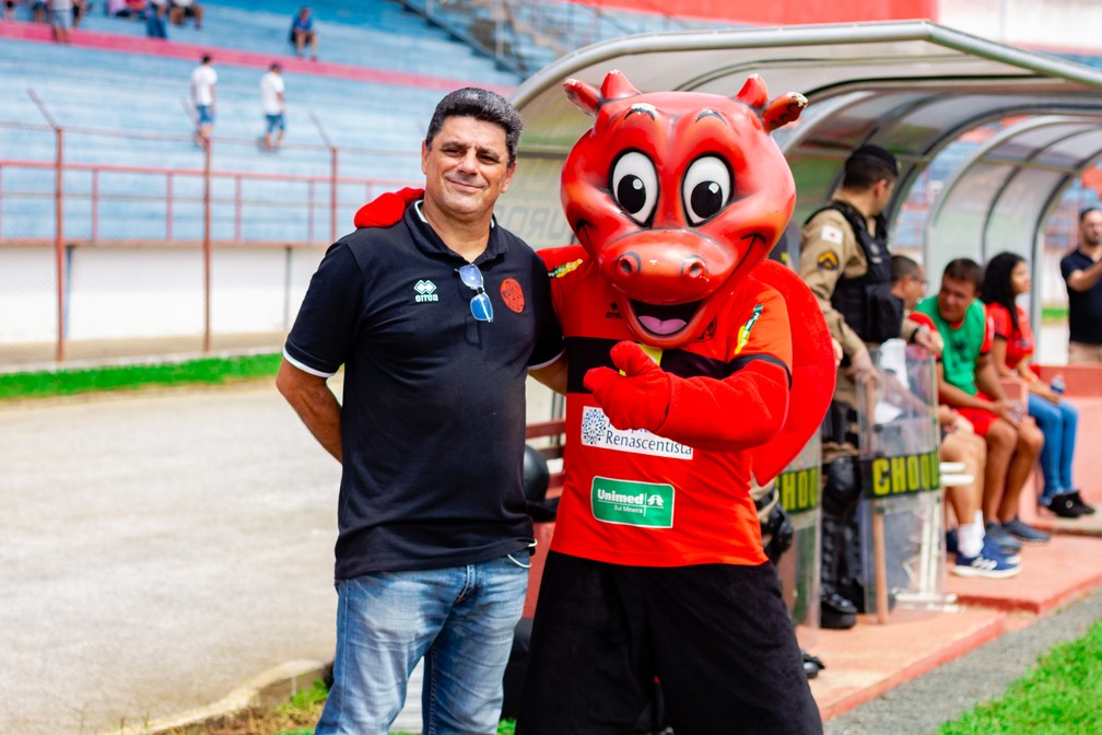 Pouso Alegre FC  o site da torcida do Pousão