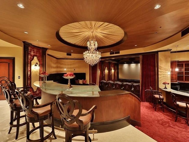 Jeffree Star anuncia venda da mansão (Foto: Reprodução/Redfin.com)