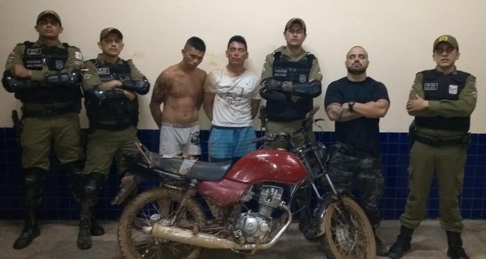 Suspeitos de assalto foram presos em flagrante em Alenquer â€” Foto: PolÃ­cia Civil/DivulgaÃ§Ã£o