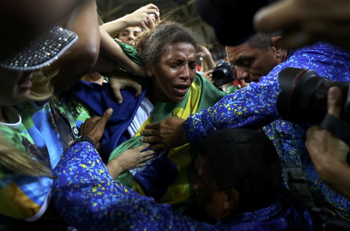 Rafaela Silva ouro no judô (Foto: REUTERS/Kai Pfaffenbach)