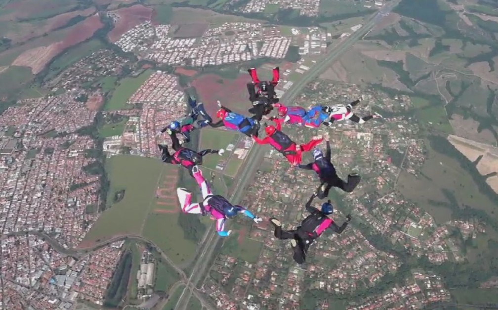Salto foi realizado no Centro Nacional de Paraquedismo, em Boituva — Foto: Arquivo Pessoal/Luciano Bacque
