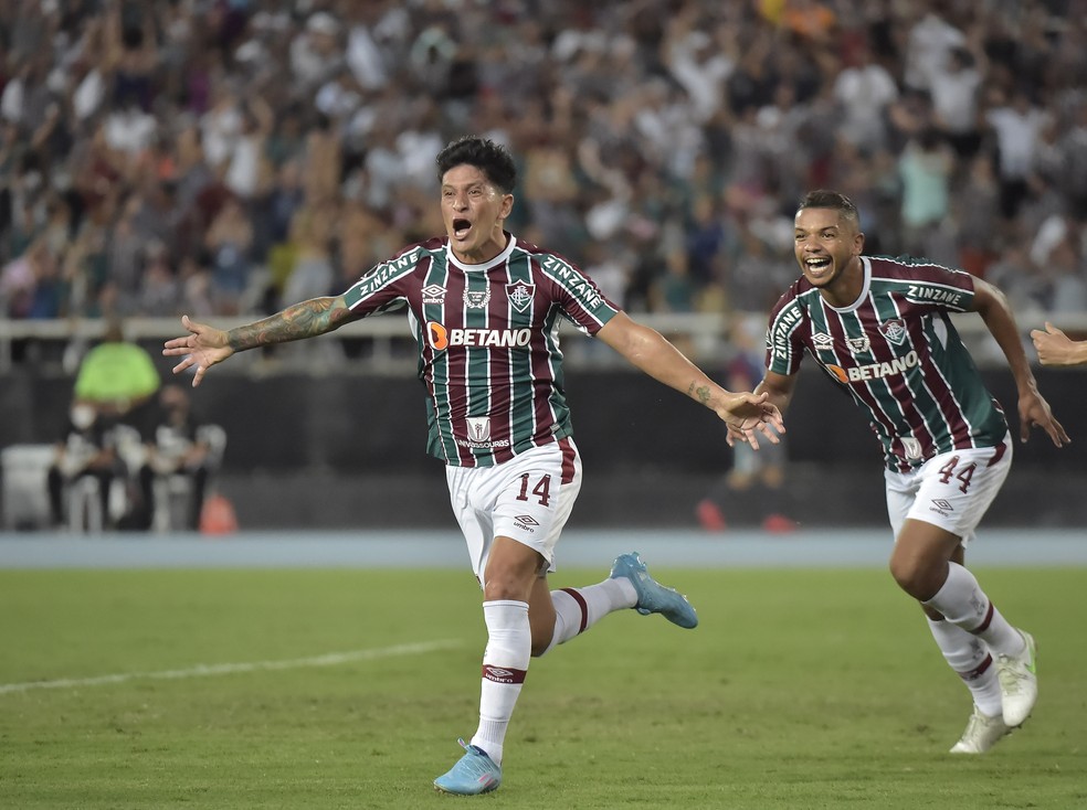 Atuações do Fluminense: Luiz Henrique tira Olimpia para dançar, Cano faz  dois e Fábio se redime | fluminense | ge