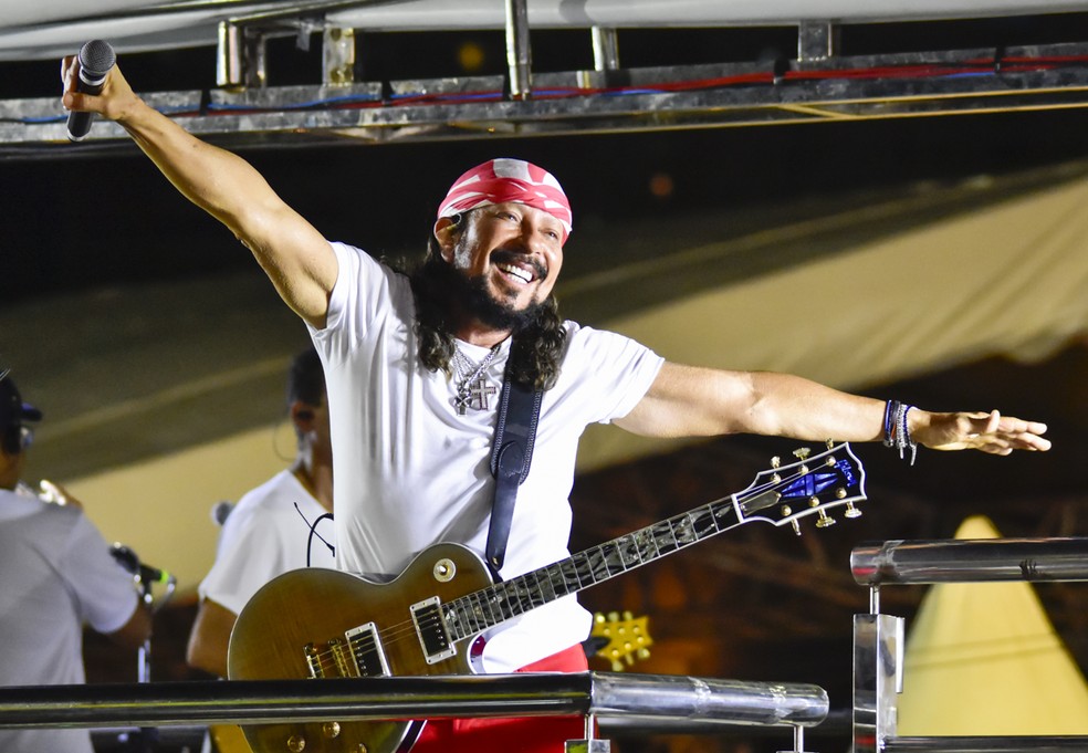 Bell Marques faz show no sábado de carnaval na praia da Pipa — Foto: Pedro Vitorino