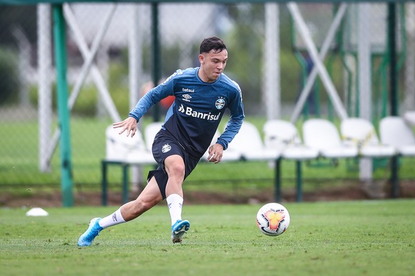 Porto quer fechar a contratação de Pepê até o fim da semana, diz jornal português