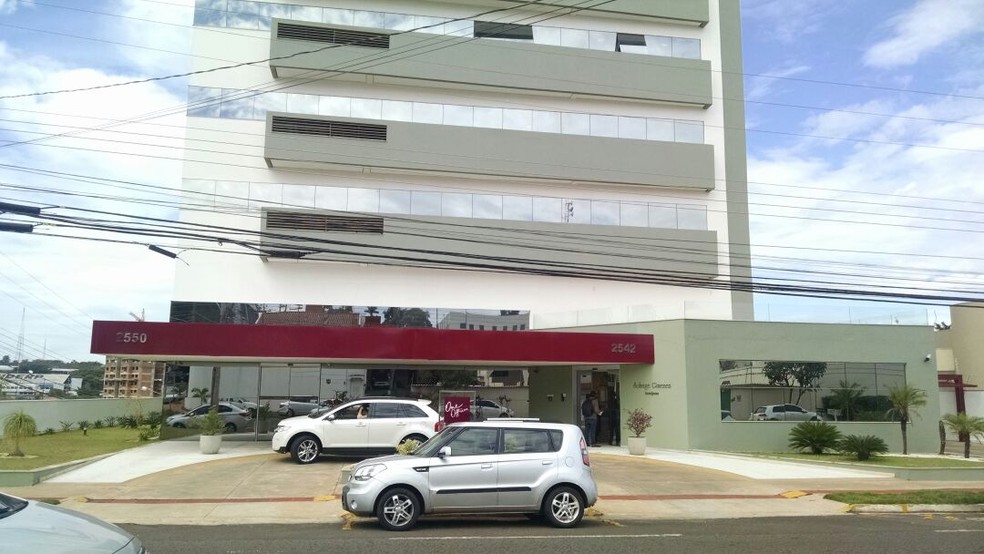 Um dos locais onde policiais do Gaeco realizaram buscas em Campo Grande (Foto: Rafael Savaris/TV Morena)