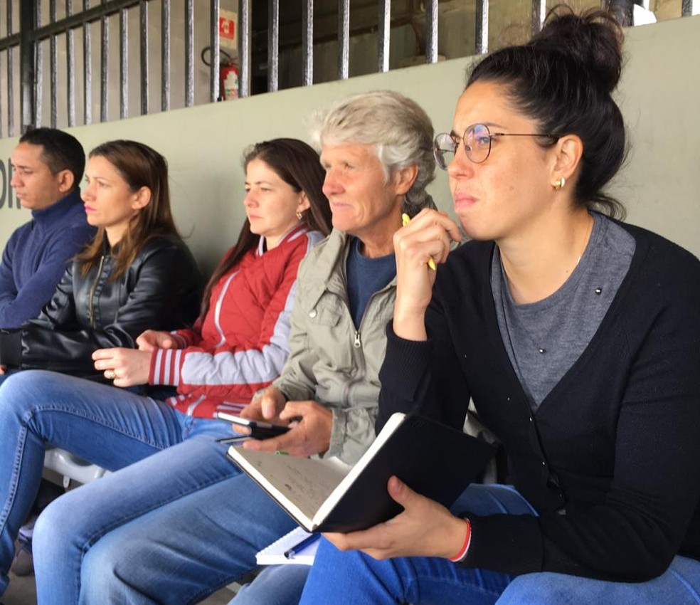 Treinadora Pia Sundhage e auxiliar Beatriz Vaz, da SeleÃ§Ã£o, em Corinthians x FerroviÃ¡ria â Foto: DivulgaÃ§Ã£o