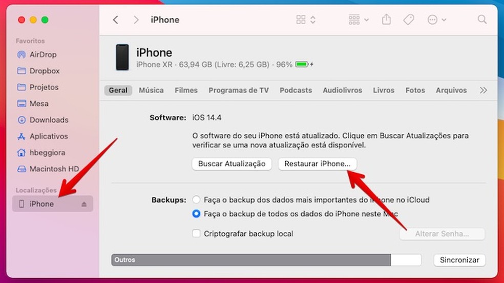 Resetando iPhone pelo computador — Foto: Reprodução/Helito Beggiora