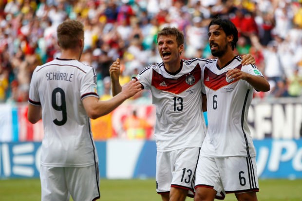 Mais um dele! Thomas Muller marca três contra Portugal (Foto: Getty Images)