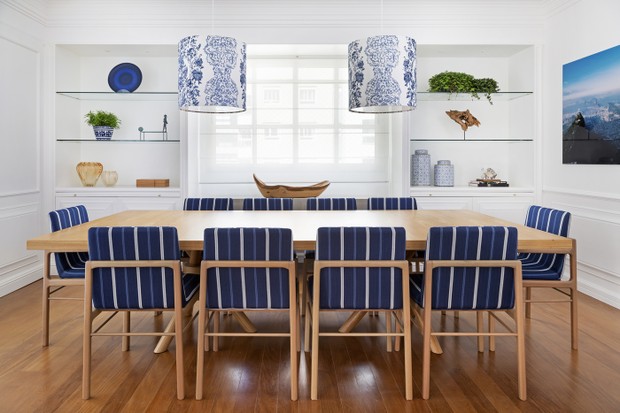 Décor do dia: sala de jantar com estampas e toques de azul (Foto: Julia Ribeiro)