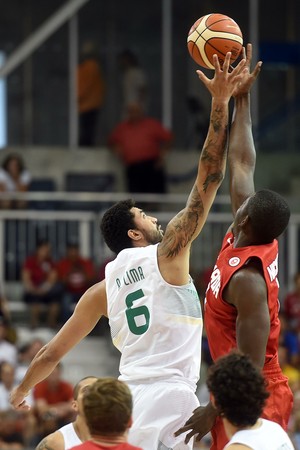 Augusto Lima (6) Brasil x CAnadá basquete pan-americano 2015 (Foto: Gaspar Nobrega/inovafoto)