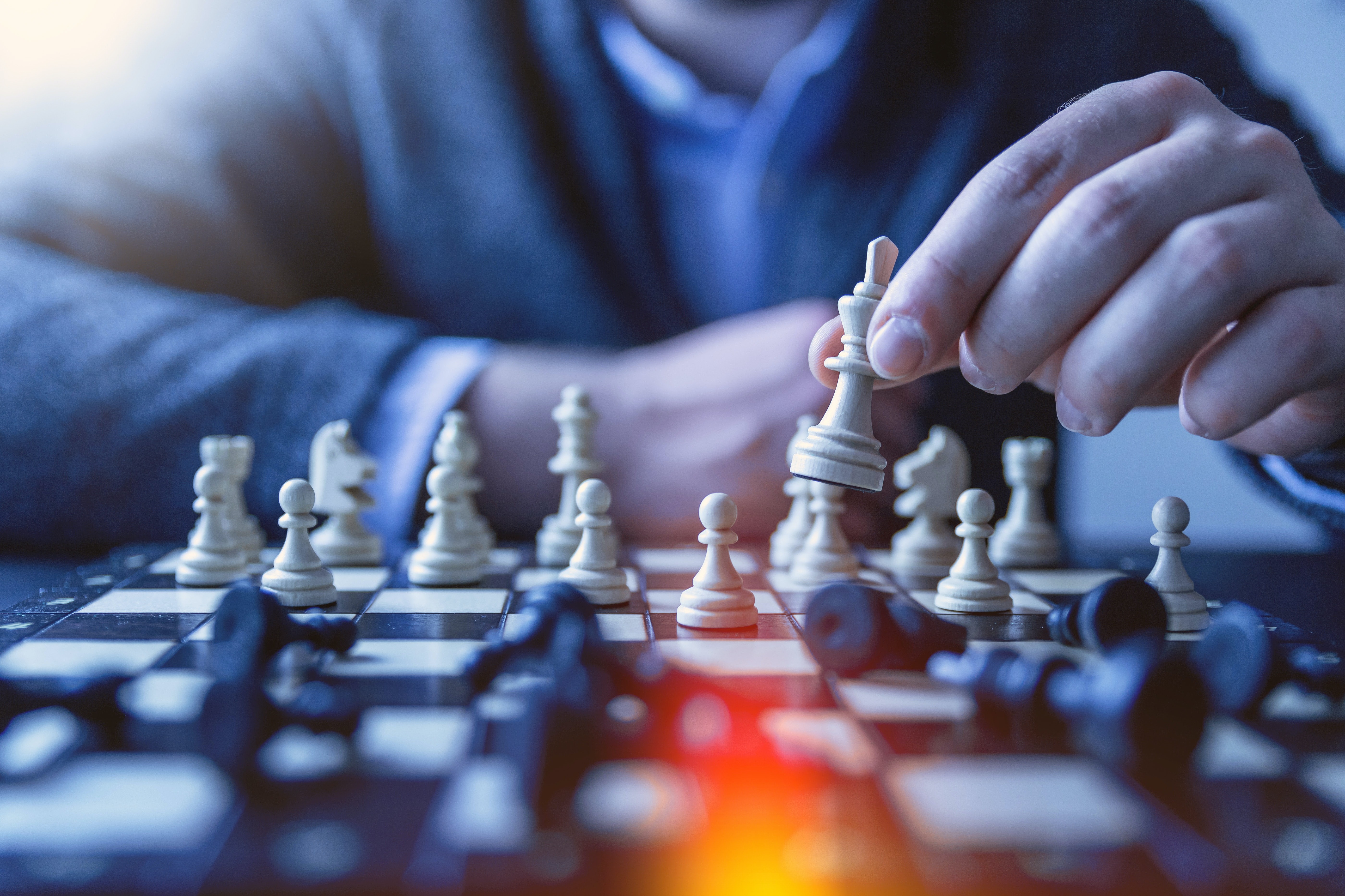 Além do xadrez: conheça 5 jogos de tabuleiros populares na Idade