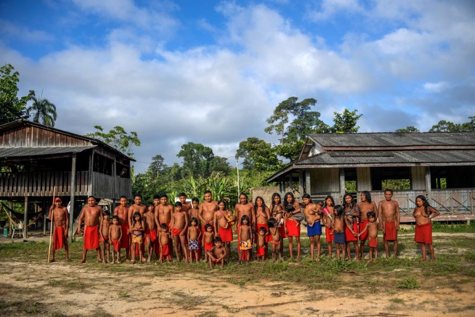 Retrato do povo Waiapi na aldeia Manilha, na reserva indígena Waiapi, no estado do Amapá
