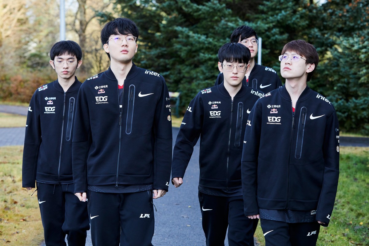EDG vence a Gen.G e avança para decidir o título do Mundial de LOL 2021