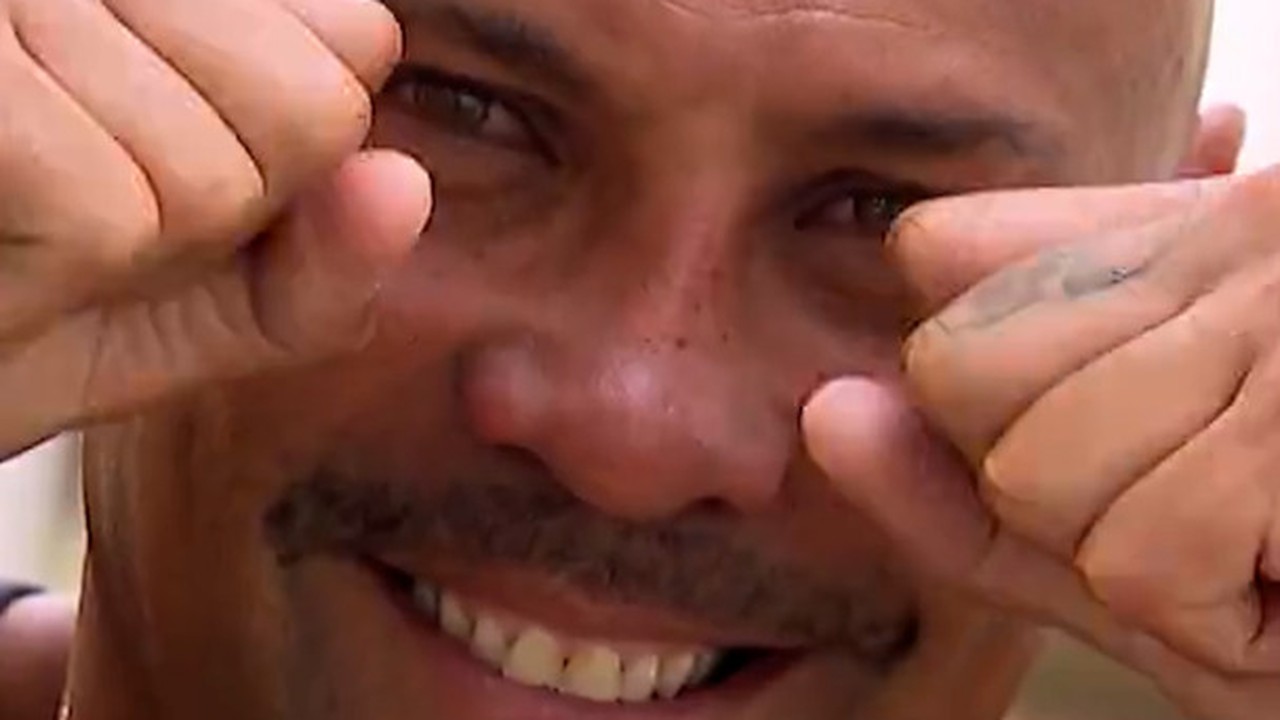 Ex-atacante do Flamengo, Souza lembra gesto em provocação ao Botafogo, em 2008