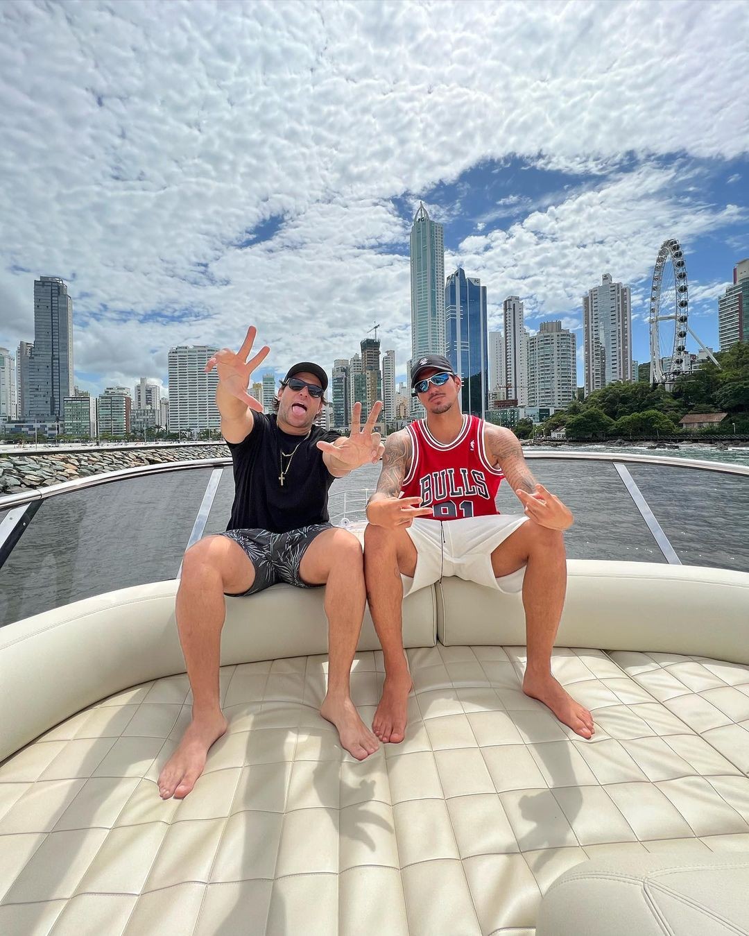 Pedro Velasco e Gabriel Medina (Foto: Reprodução Instagram)