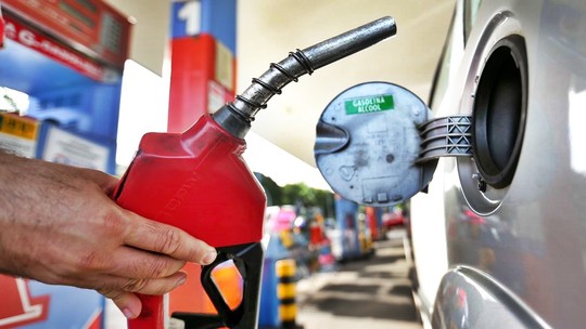 Por que o preço da gasolina não baixou R$ 0,40 como anunciado pela Petrobras?