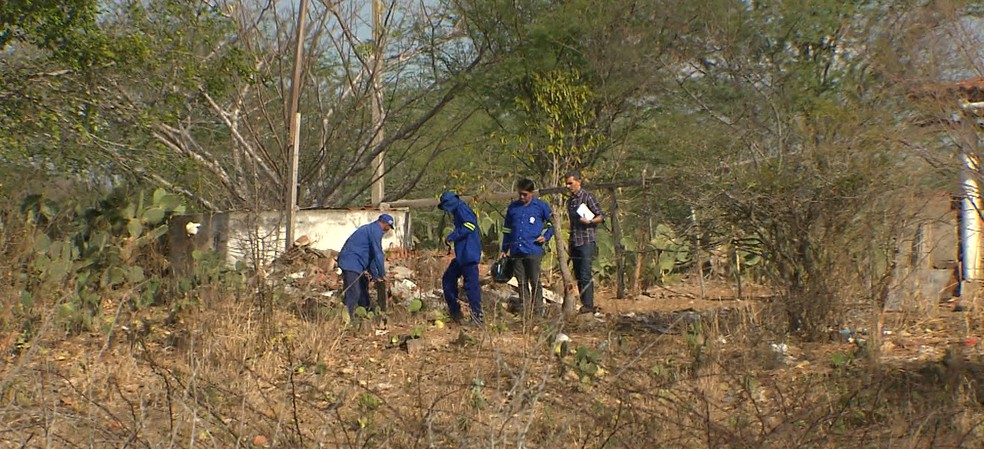 Ãgua do AÃ§ude de BoqueirÃ£o Ã© desviada para reservatÃ³rio particular em Galante â€” Foto: TV ParaÃ­ba/DivulgaÃ§Ã£o