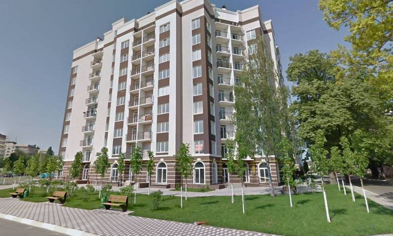 Prédio residencial em Em Bucha, cidade próxima a Kiev — Foto: Reprodução