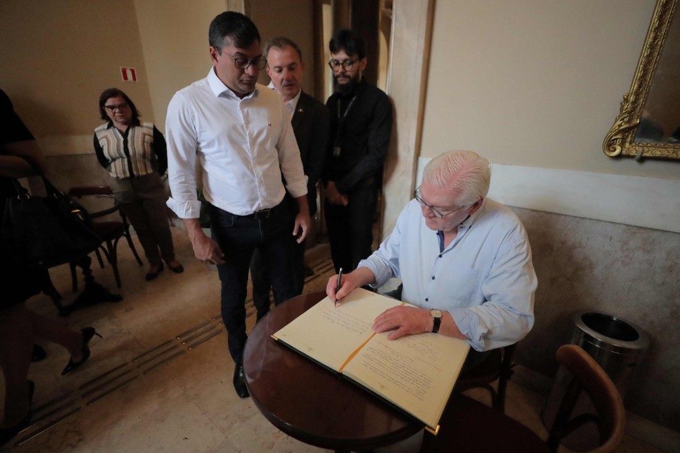 O presidente da Alemanha Frank-Walter Steinmeier assinou repasse ao Fundo Amazônia — Foto: Diego Peres/Secom