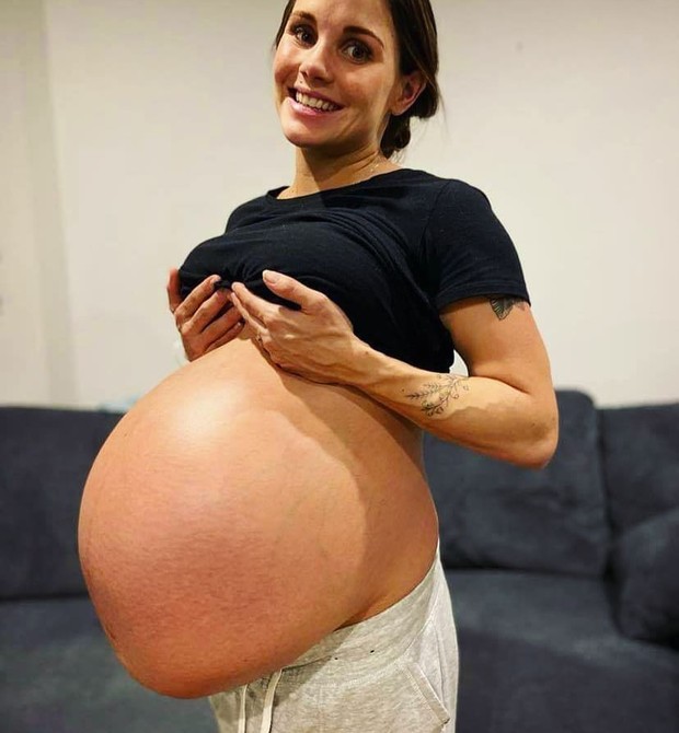 Natalie Maree engravidou naturalmente dos quádruplos, após anos de tratamento na primeira gravidez (Foto: Reprodução/Instagram/Natalie Maree)