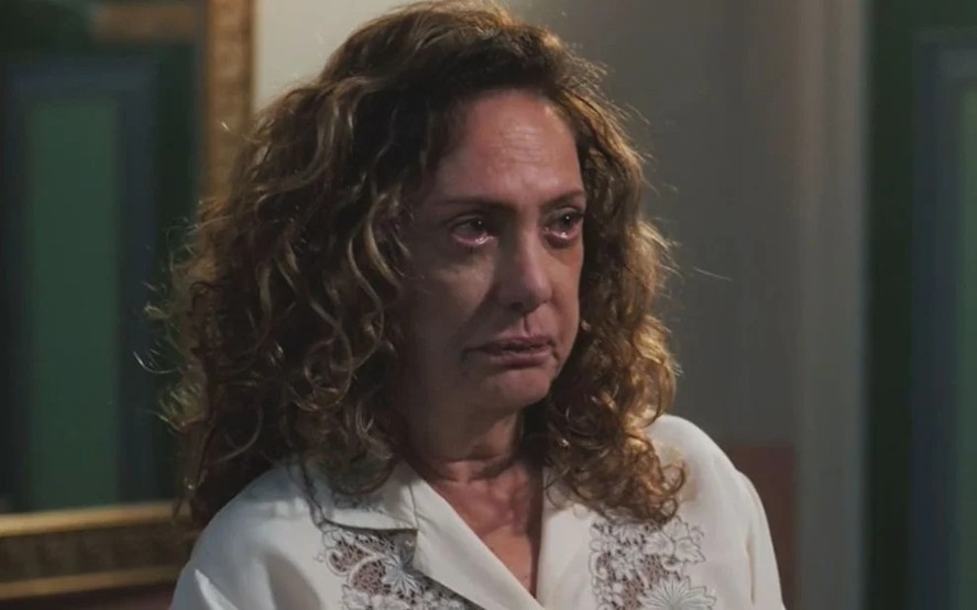 Eliane Giardini é Agatha em 'Terra e paixão'