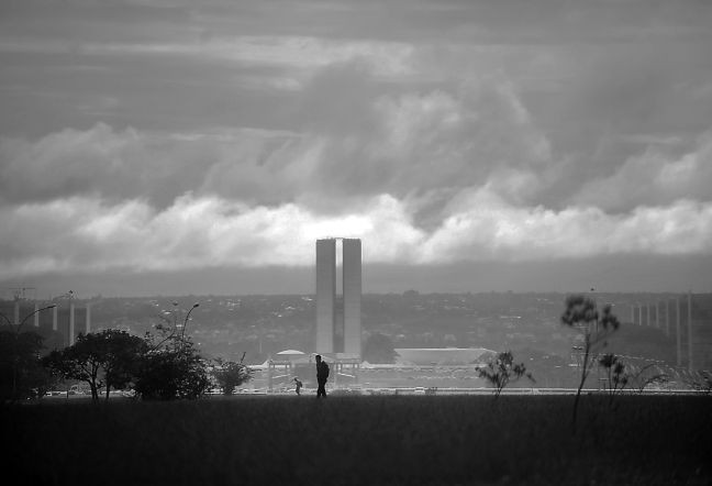 Céu encoberto e tempo nublado em Brasília (Foto: Marcello Casal Jr. / ABr)