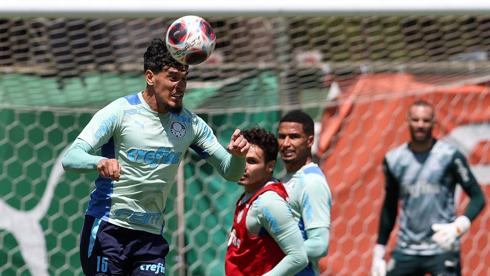 Gustavo Gómez em treino do Palmeiras na Academia de Futebol — Foto: Cesar Greco/Palmeiras