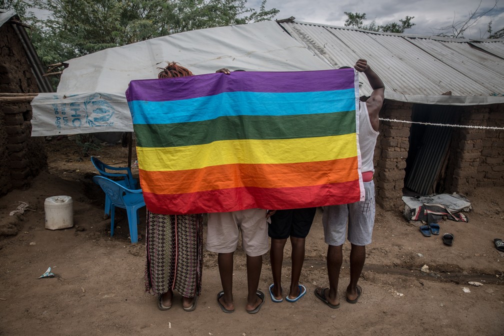 Refugiados LGBT de Uganda e outros países da África se protegem em campo no Quênia — Foto: Thomson Reuters Foundation/Reuters