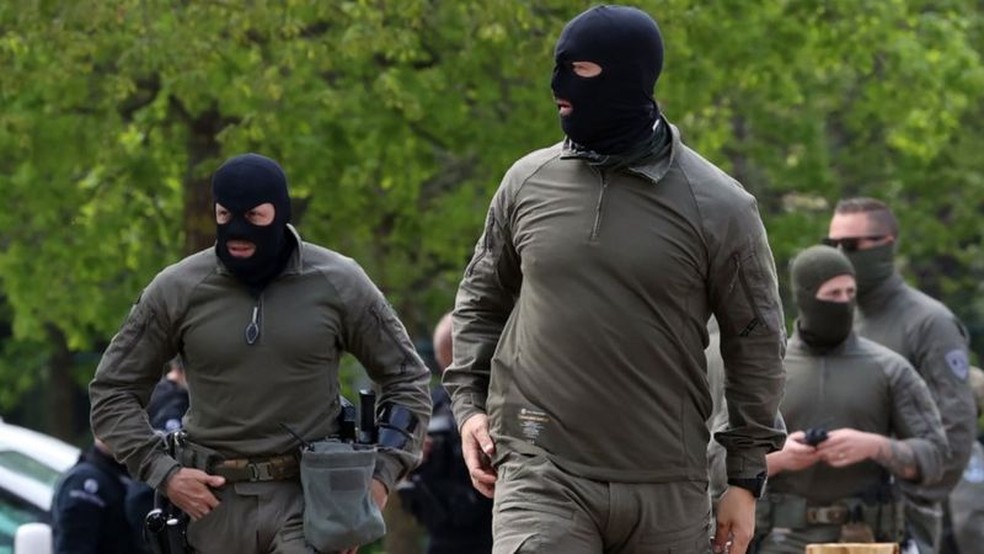 As forças de segurança procuraram o instrutor de tiro desaparecido por três semanas — Foto: Getty Images/BBC