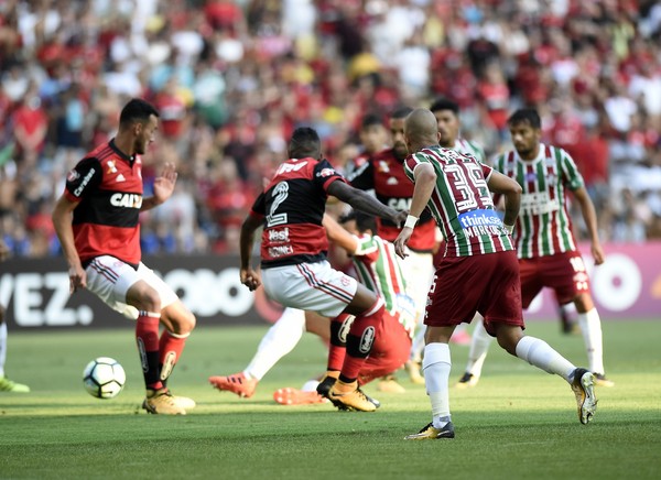 Sobrou pouco: Fla e Flu dividem R 25 mil da renda de R 1,2 milhão no Maracanã