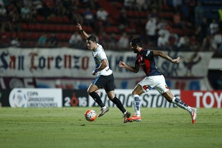 Marcação recuada do San Lorenzo induz Grêmio a erros; veja análise