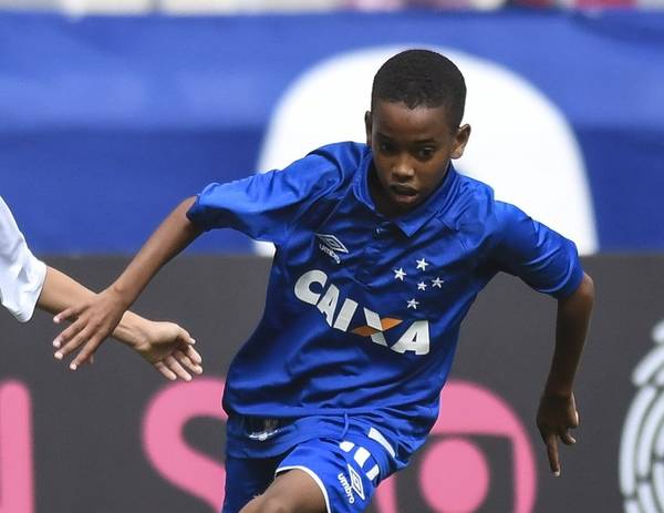 Estêvão busca reencontrar glórias no Palmeiras com os maiores feitos da carreira.