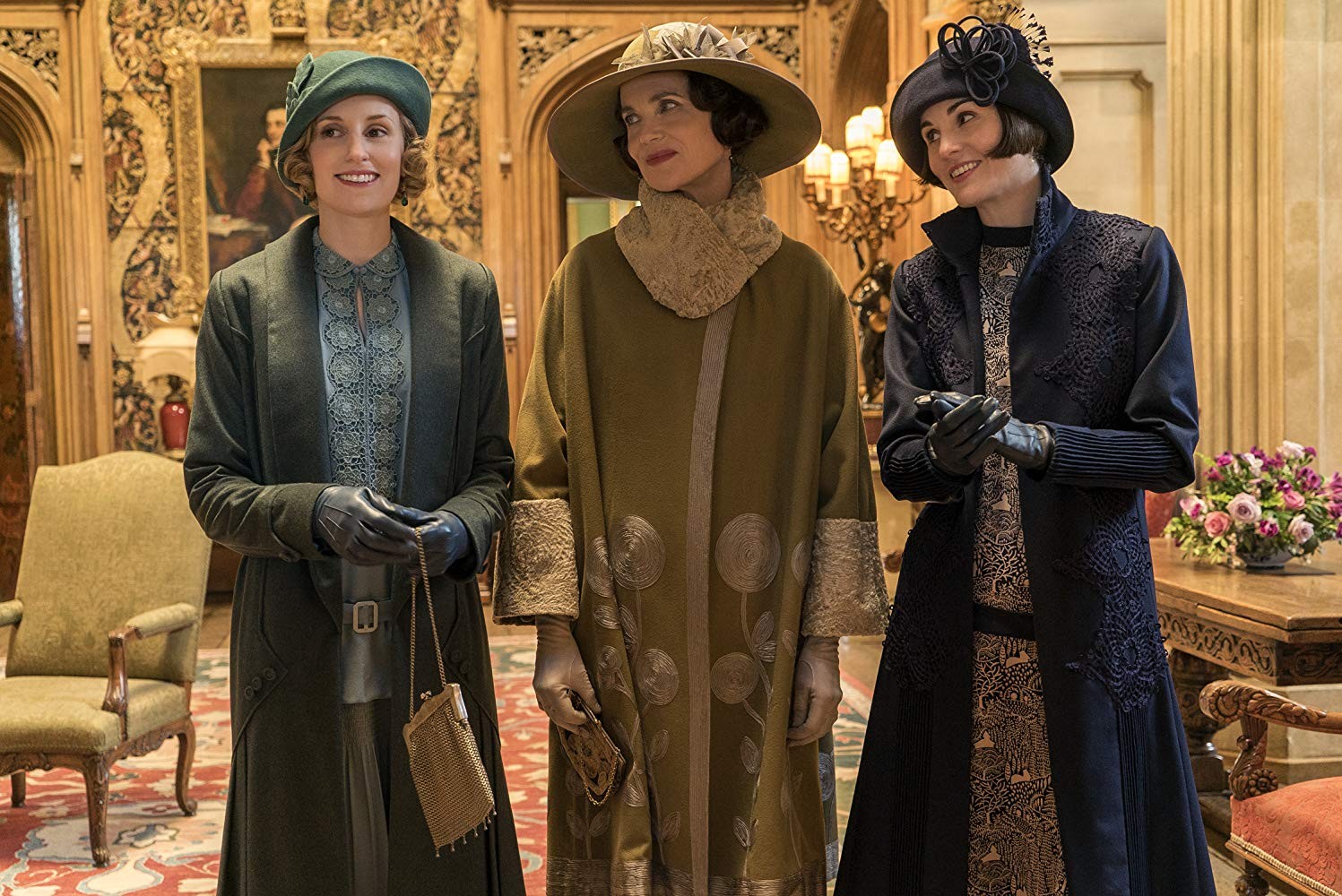 Elizabeth McGovern, Michelle Dockery, e Laura Carmichael em Downton Abbey (2019) (Foto: Divulgação)