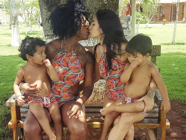 Pepê, Thalyta e os filhos (Foto: Instagram/Reprodução)