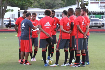 Flamengo depende de equilíbrio para vencer o Sport em estreia no Brasileiro