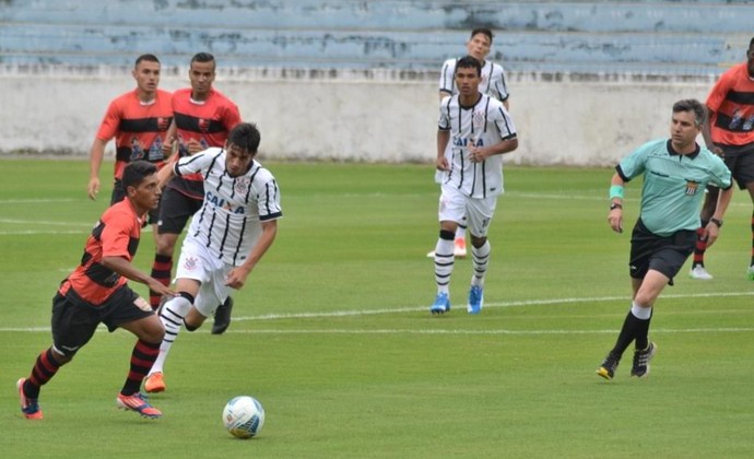 Flamengo e Santos empatam, e decisão da vaga na final da Brasil