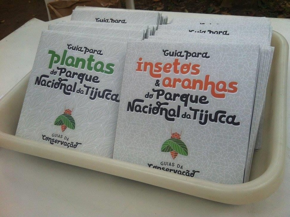 Duas edi&ccedil;&otilde;es impressas foram distribu&iacute;das gratuitamente durante evento de educa&ccedil;&atilde;o ambiental &mdash; Foto: Divulga&ccedil;&atilde;o/Guias da Conserva&ccedil;&atilde;o