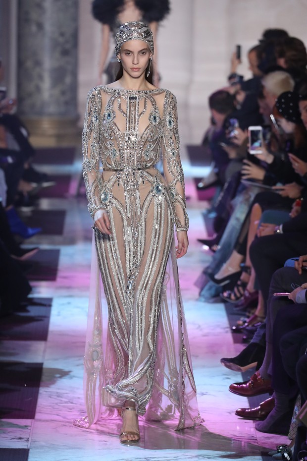 #SuzyCouture: Elie Saab’s Roaring Twenties - Vogue | en