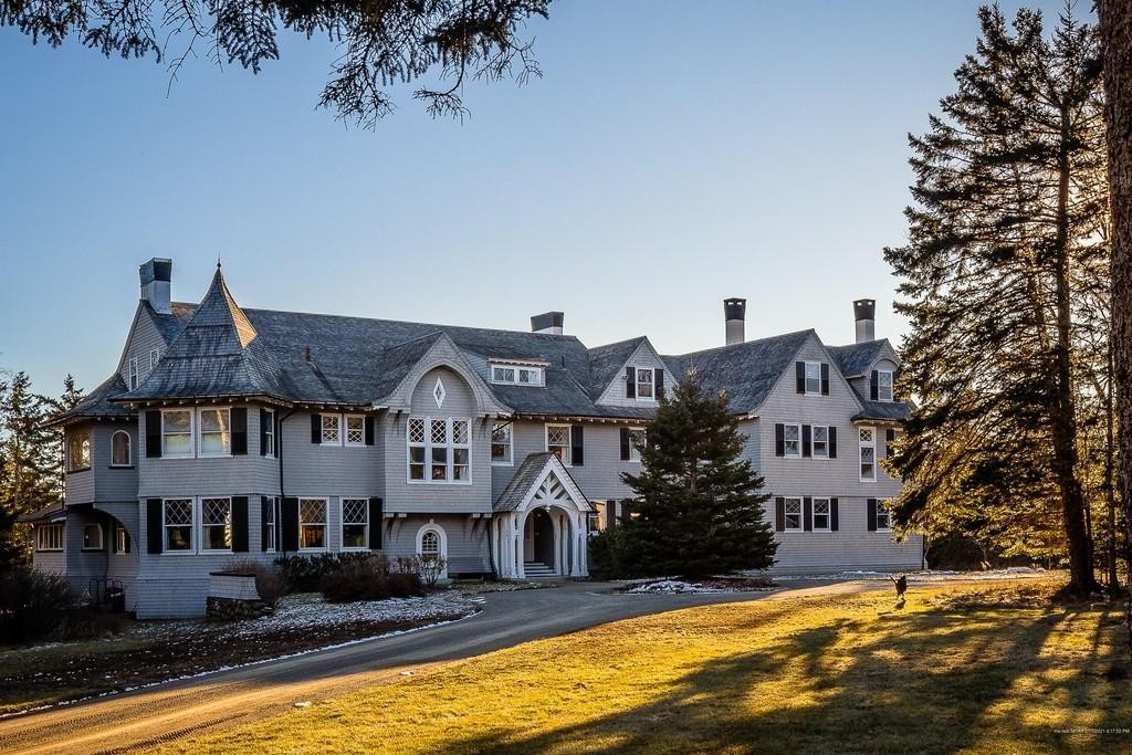 John Travolta coloca mansão de 20 quartos à venda por R$ 27 milhões (Foto: The Grosby Group )
