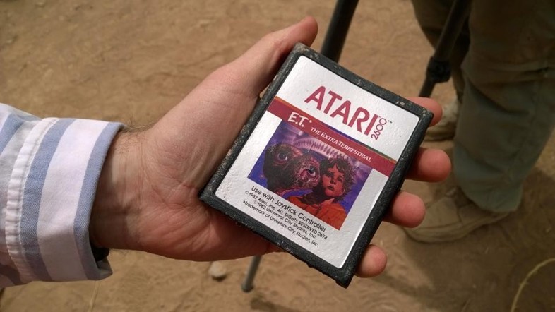 Cópia do jogo E.T – O Extraterrestre encontrada no deserto (Foto: Reprodução)