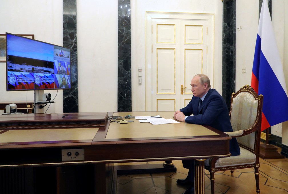 Vladimir Putin, presidente da Rússia, durante reunião com líderes das forças armadas — Foto: Sputnik/Mikhail Klimentyev/Kremlin via REUTERS