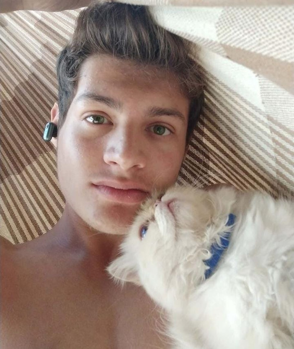 Rommel Toledo faleceu ao colidir contra um poste na Av. dona Constança no Poço — Foto: Reprodução/Instagram