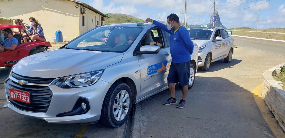 Taxistas afirmam que estão prejudicados com o valor da gasolina  — Foto: Ana Clara Marinho/TV Globo