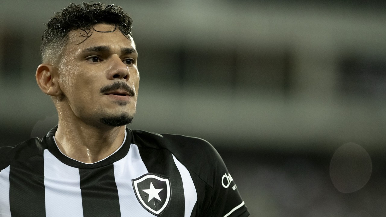 Veja as movimentações do Tiquinho Soares nos gols da vitória do Botafogo sobre o Bahia