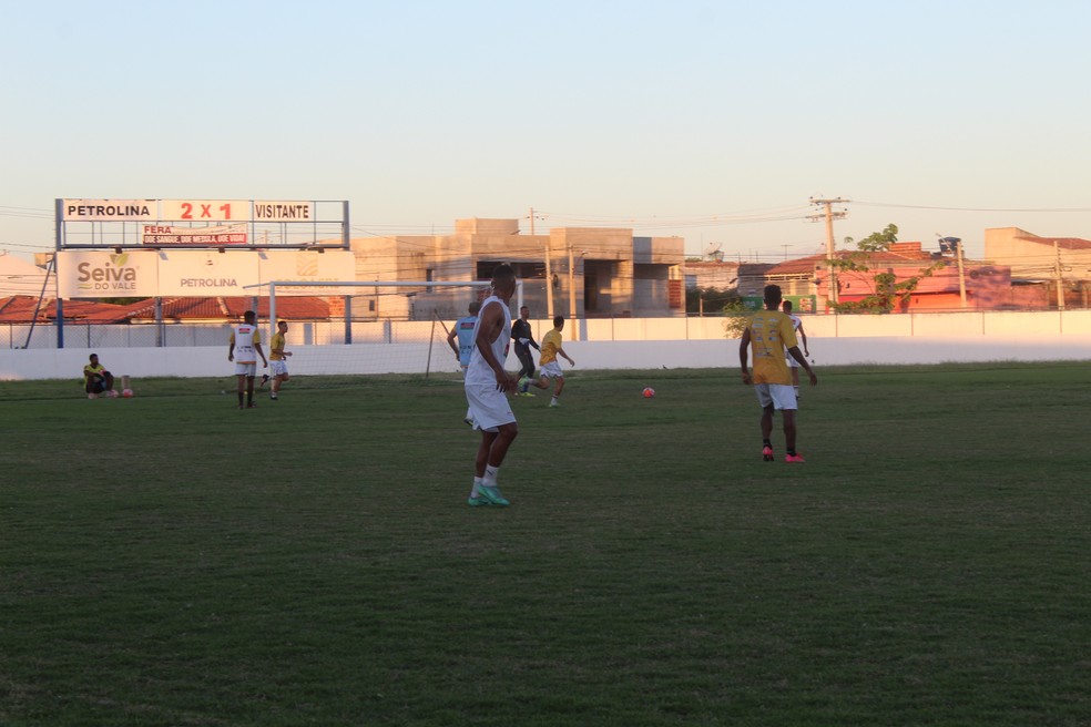 Jogando no estádio Paulo Coelho, o Petrolina ganhou quatro dos cinco jogos que fez — Foto: Emerson Rocha