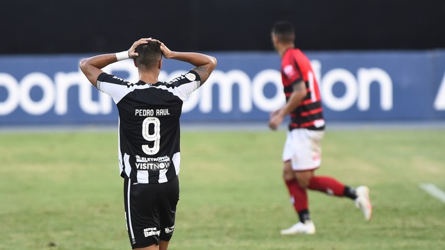Pedro Raul lamenta derrota do Botafogo para o Atlético-GO