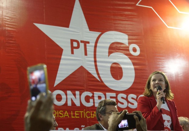 Senadora Gleisi Hoffmann (PT-PR) discursa na abertura do Congresso do PT em São Paulo (Foto: Reprodução/Twitter)