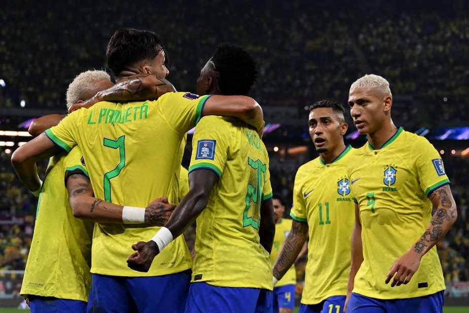 Jogadores do Brasil comemoram o gol de Lucas Paquetá, o quarto da goleada sobre a Coreia do Sul nas oitavas de final