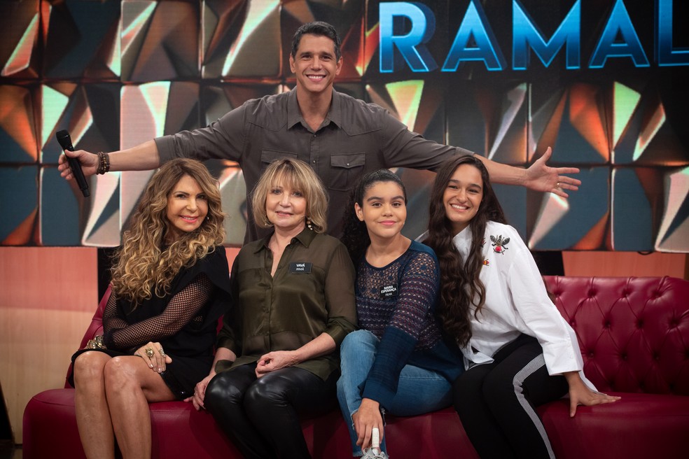 Elba Ramalho se preocupa com fase adolescente das filhas ...